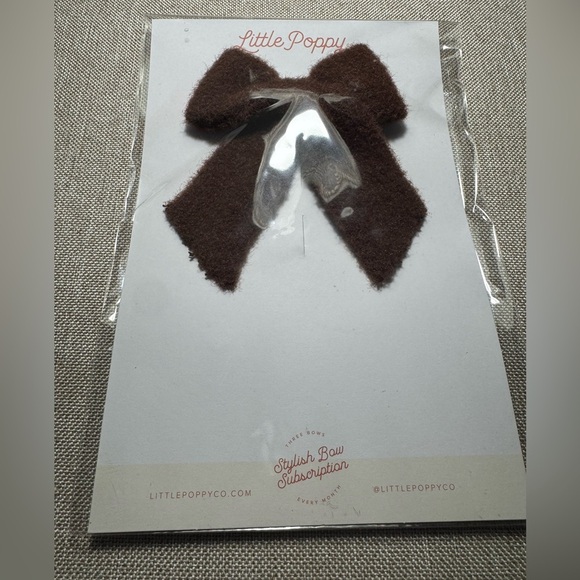 Little Poppy Co - Brown Fuzzy Bow Clip - Picture 2 of 3